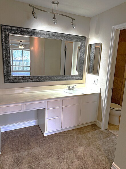 Sink area in primary. Lots of counter space. - 545 S Ranch View Cir