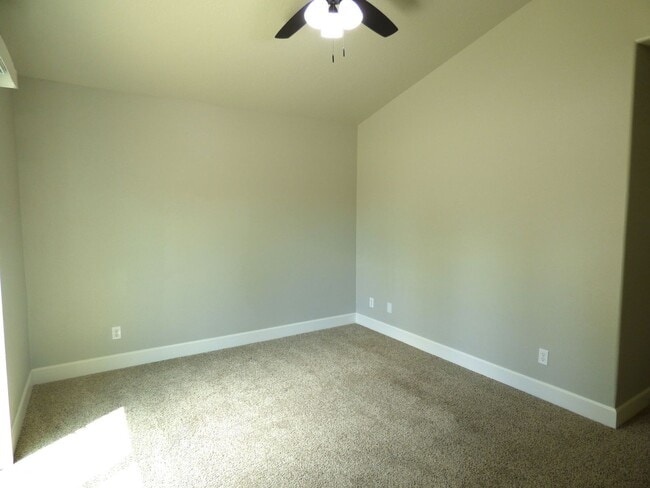 Building Photo - 3576-3578 Fisher Ct NE Salem, OR 97305