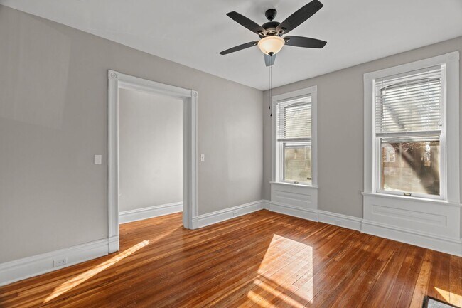 Building Photo - Extremely Spacious and Bright 2-Bedroom Apartment on Cherokee Street