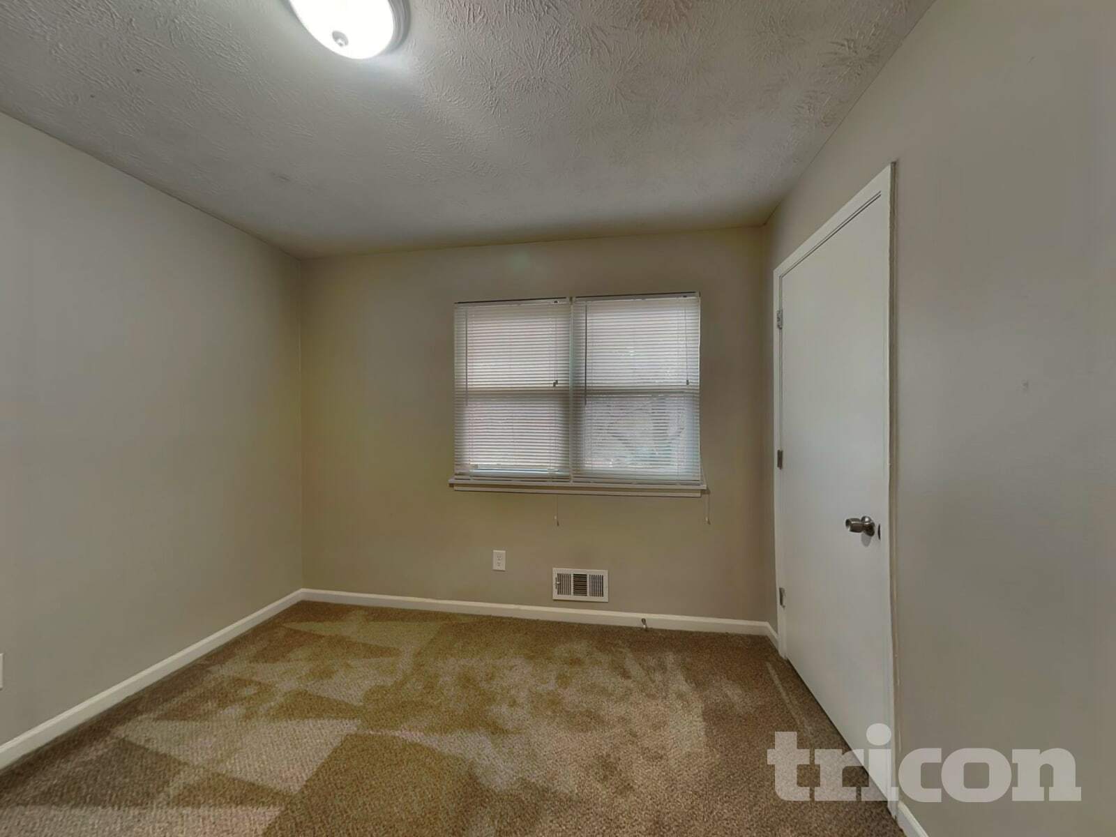 Building Photo - 103 Valley Rd