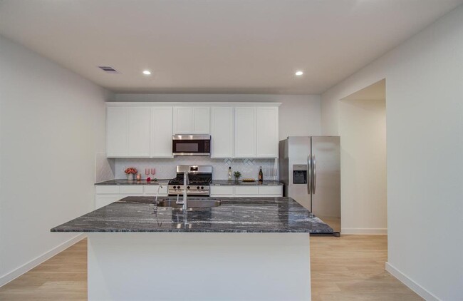 Building Photo - 1615 Battisti Dr