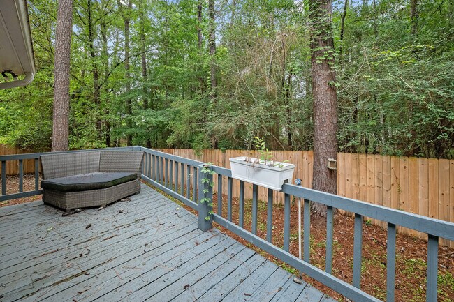 Building Photo - 115 Donna Cir