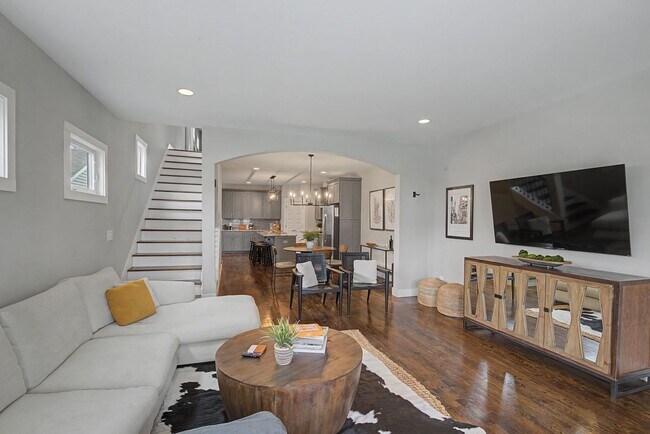 Building Photo - $4,200 per month | Fully Furnished | 3+ Month Leases Available