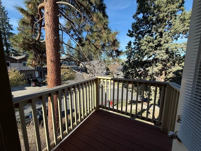 Building Photo - g434