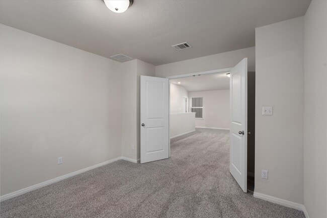 Building Photo - Huge 5-Bedroom Home for Lease in South Austin