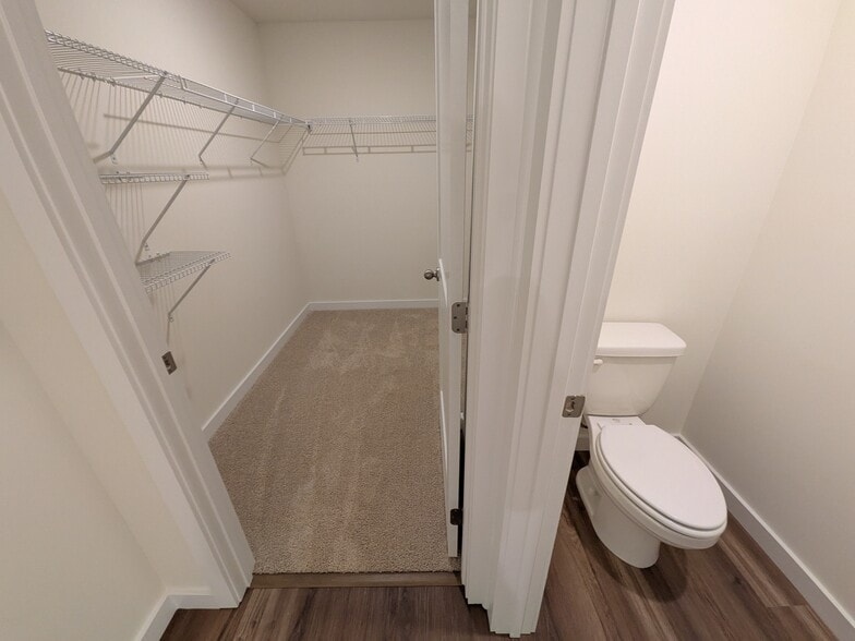 Building Photo - 8483 Bright Water Dr