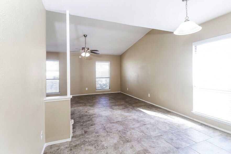 Building Photo - 7522 Christie Ln