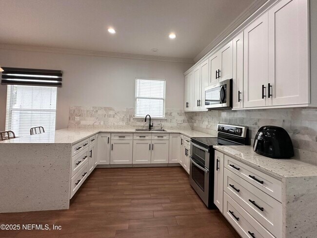 Building Photo - 3995 Leatherwood Dr