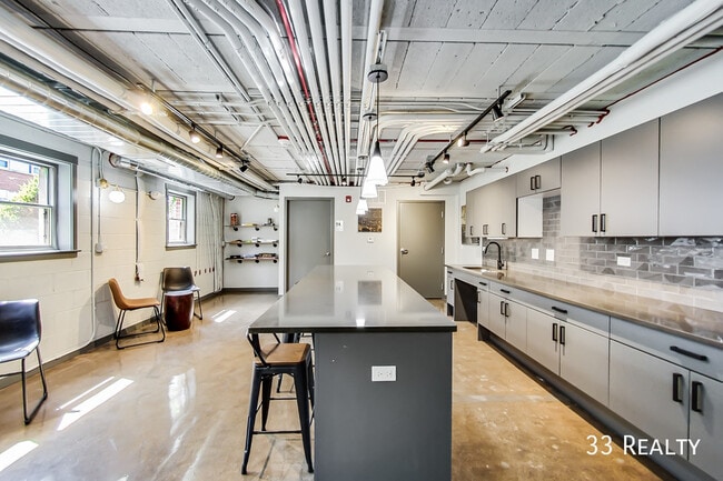 Building Photo - 549 W. Euclid-010