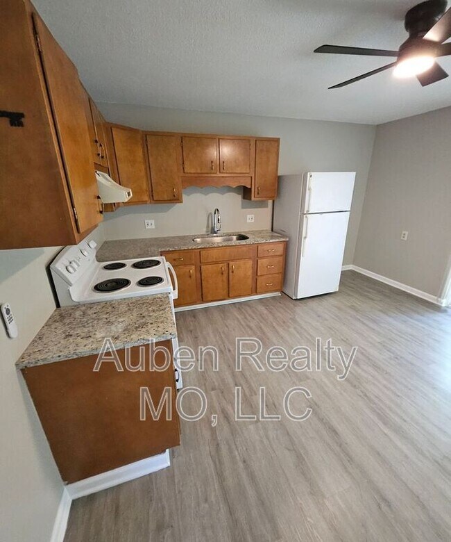 Building Photo - 1206-1208 N Cottage St