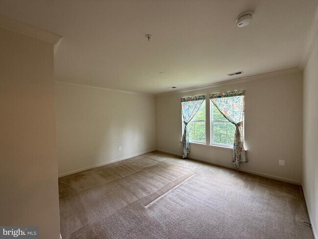 Building Photo - 10215 Daventry Dr