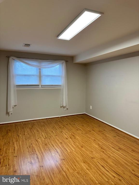 Building Photo - 8140 Drayton Ln