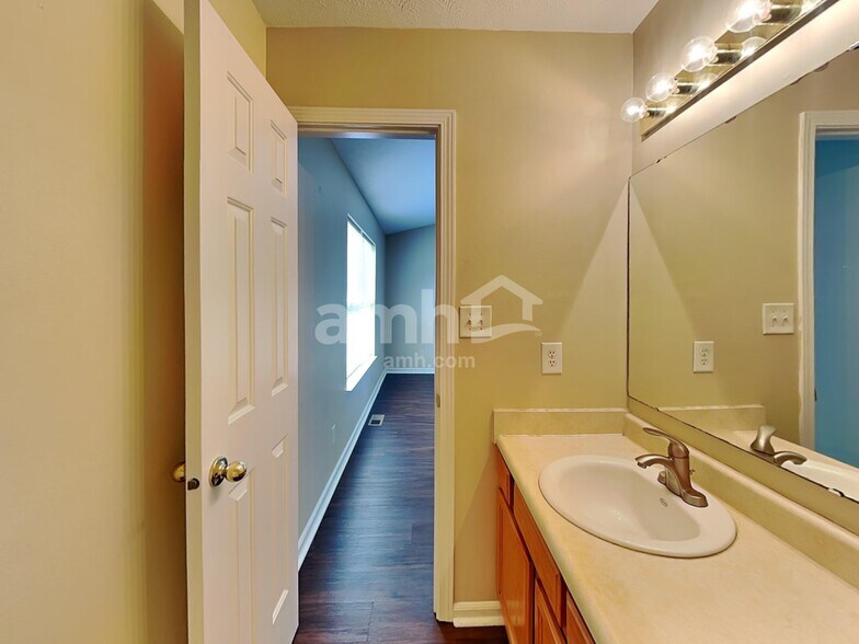 Building Photo - 6515 Knobstone Way