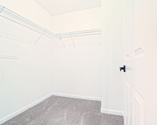Building Photo - 116 Winding River Dr