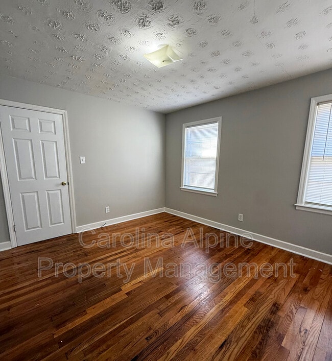 Building Photo - 409 S Merritt Ave