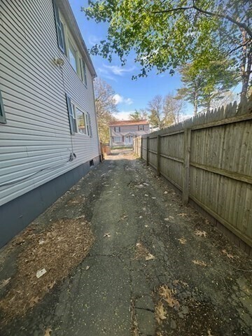 Building Photo - 15-17-17 Otis Ct
