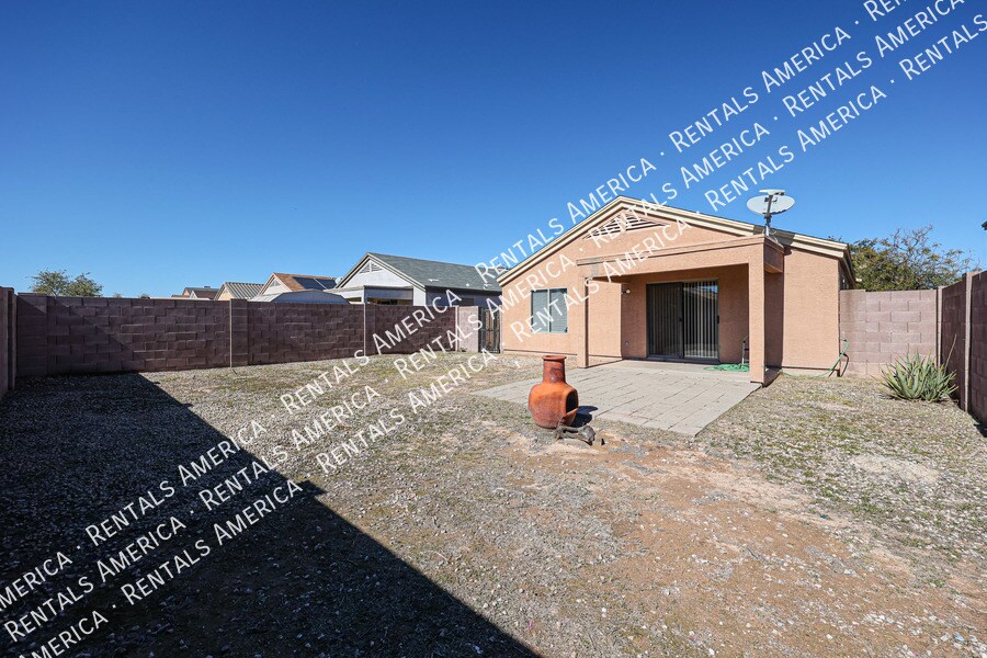 Building Photo - 6817 E Quiet Retreat