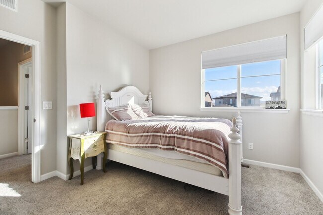 Building Photo - Check out this fantastic home nestled in the highly desirable Candelas community - Available Sept...