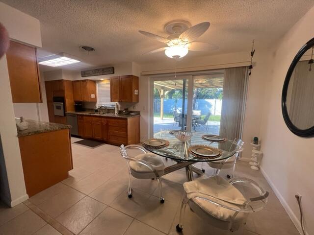 Building Photo - 1260 Manor Dr