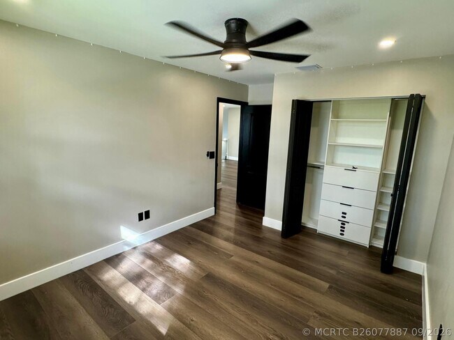 Building Photo - 10366 Buena Ventura Dr