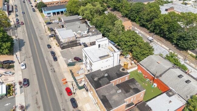 Building Photo - 330 Washington Ave