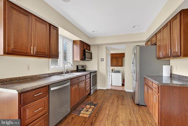 Building Photo - 20040 Bobwhite Ln