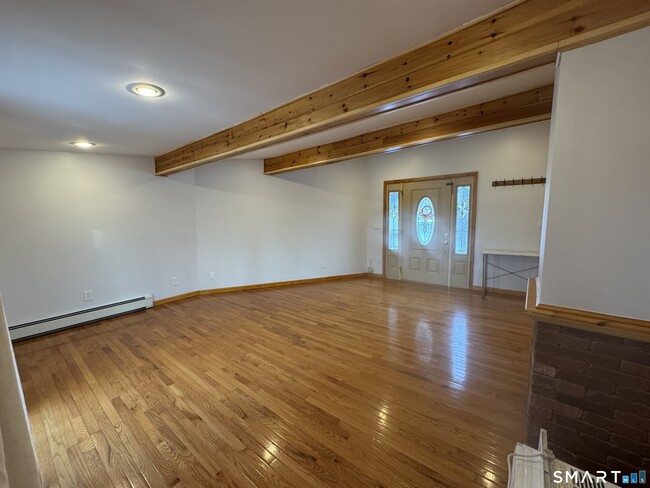 Building Photo - 67 Oronoque Trail