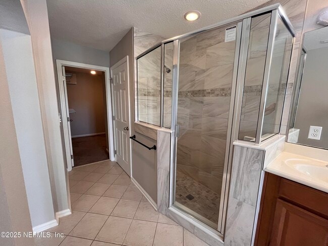Building Photo - 3875 Buckthorne Dr