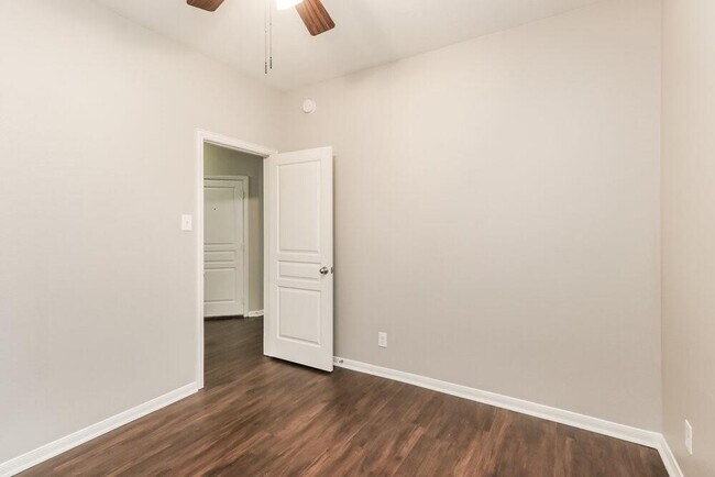 Building Photo - 24642 Sandusky Dr