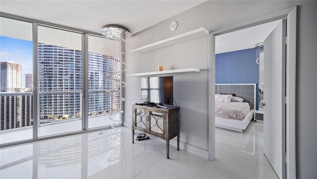 Building Photo - 465 Brickell Ave