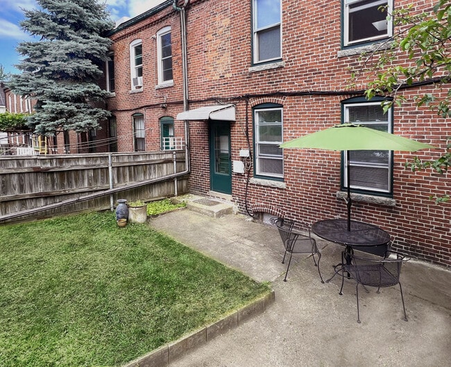 YARD - 154 Franklin St