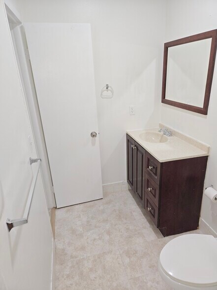 Building Photo - 8917 NW 28th Dr