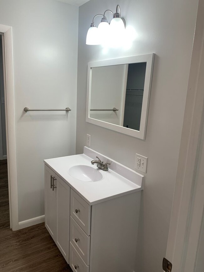 Building Photo - 966 Grayton Rd