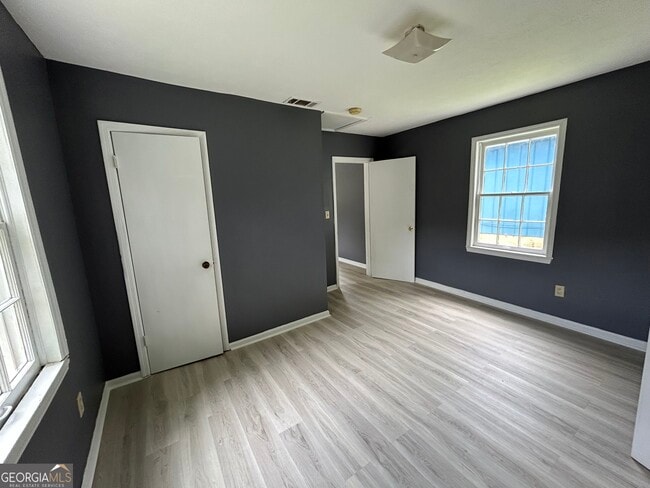 Building Photo - 104 Foch St