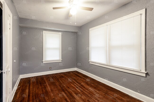 Building Photo - Charming and cozy house in historic East S...