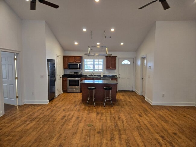Building Photo - Eagles Landing 4 Bedroom/4 Bath condo Available for Fall 2026!!