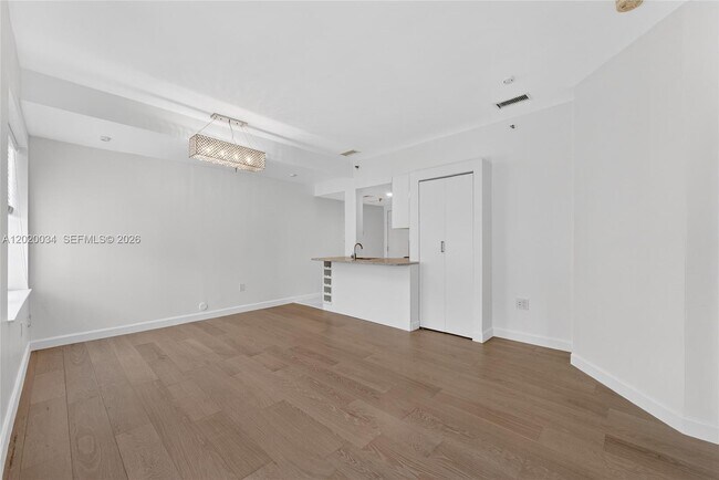 Building Photo - 1242 Drexel Ave