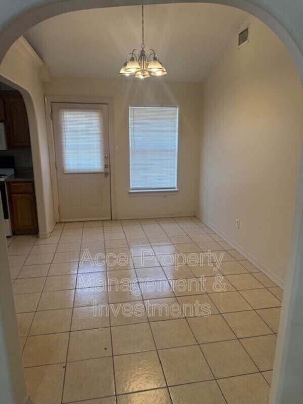 Building Photo - 1902 Bahamas Dr