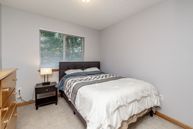 Building Photo - 2709 17th Ave Ct SW