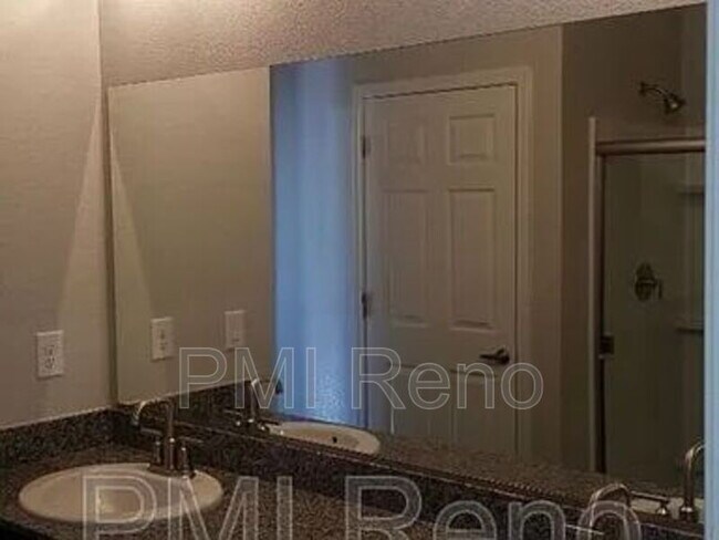 Building Photo - 8402 Simsbury Dr