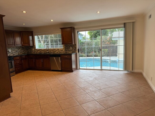 Building Photo - Private HOME 3bed/2 bath + POOL in Woodland Hills! NO OTHER UNIT ON THE PROPERTY!!!!