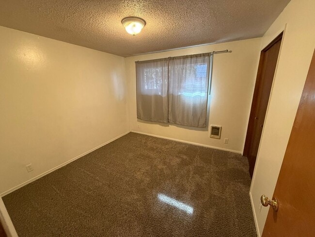 Building Photo - 376-25 (1605 &amp; 1607)