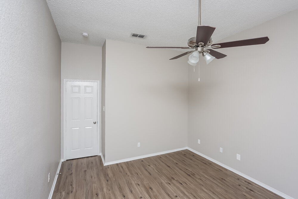 Building Photo - 2213 Whispering Wind St