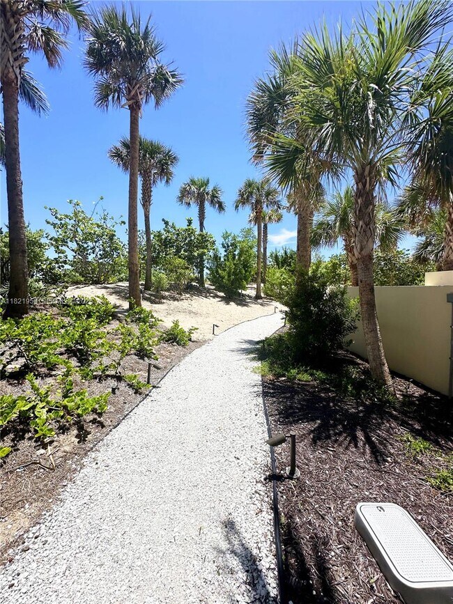 Building Photo - 3100 N Ocean Dr