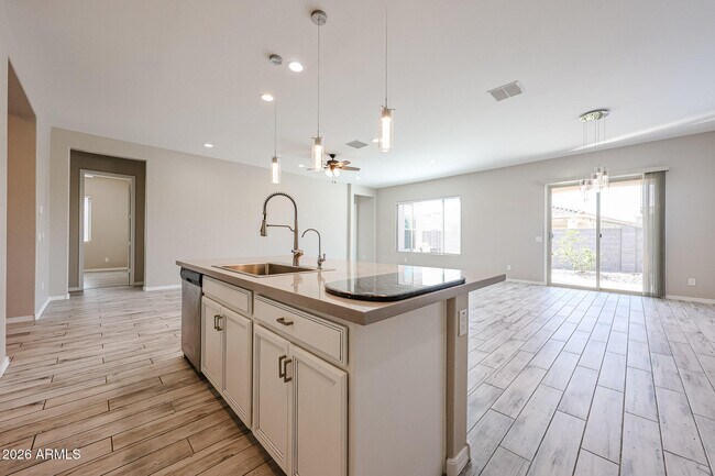 Building Photo - 19053 Rancho Dr