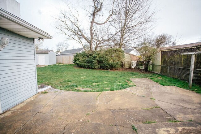 Building Photo - 19 Estate Rd