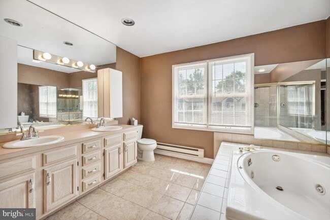 Building Photo - 10 Corlen Ct