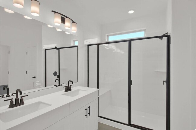 Building Photo - 2725 Woodall Dr
