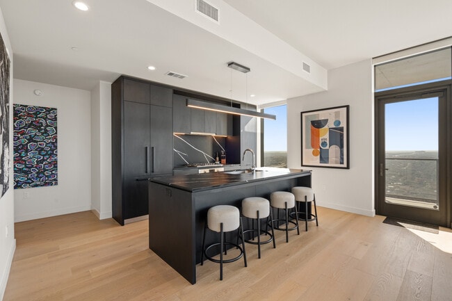 Building Photo - 44 East Ave