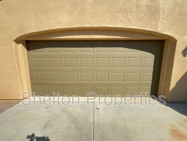 Building Photo - 20877 W Court St